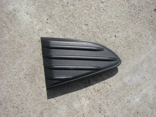 ZAGLUSKA-BAMPERA-R-_-VITZ-KSP130-1.jpg