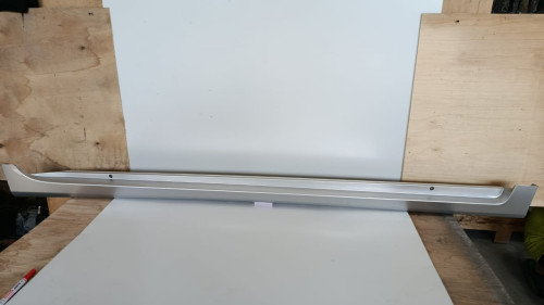 POROG-R-75850-47020-ZVW41-2.jpg