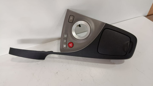 KONSOL-55406-47080-C0-ZVW30-1.jpg